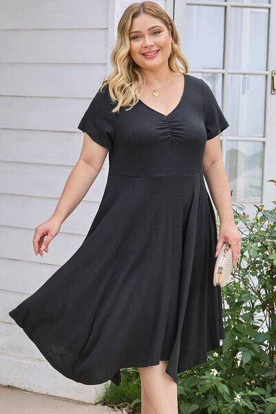 Plus Size Ruched Crisscross V-Neck Short Sleeve Dress |1mrk.com