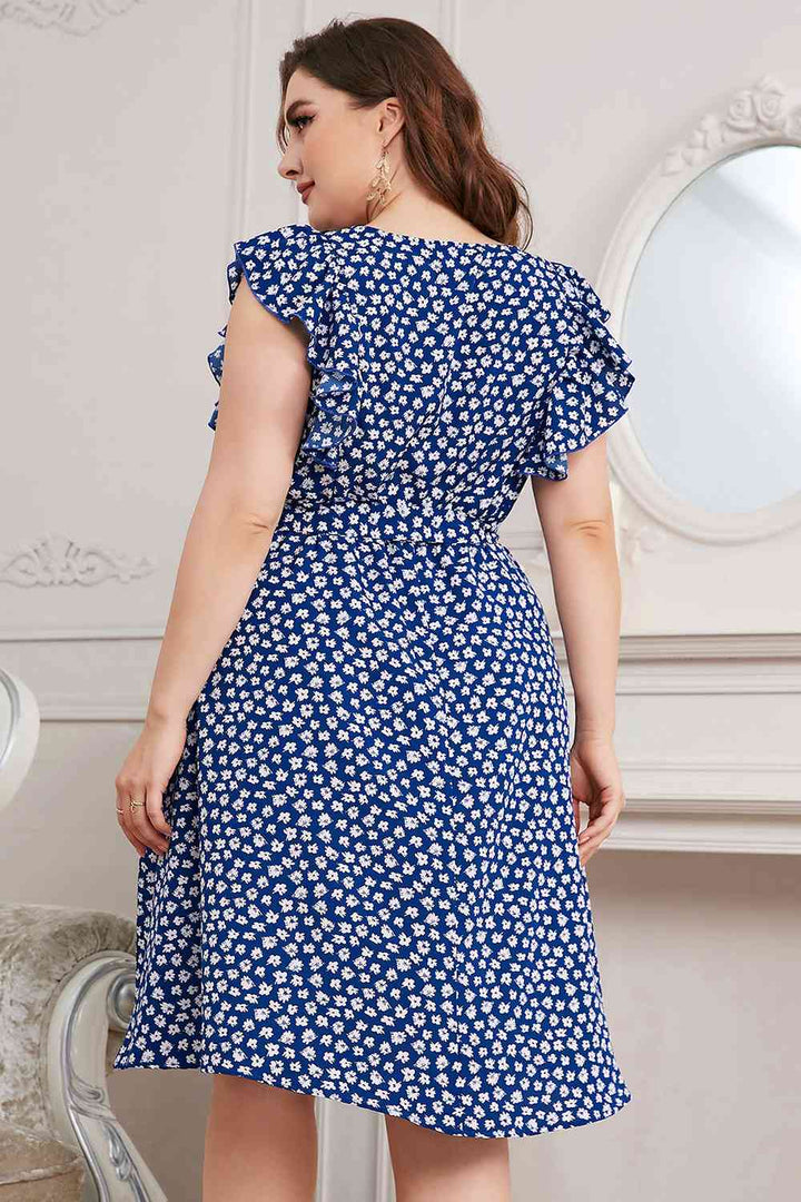 Plus Size Round Neck Tie Waist Dress | 1mrk.com